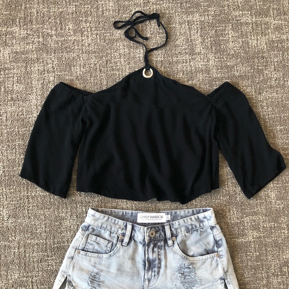 LIKE🆕Kendall & Kylie Halter Off Shoulder Blouse